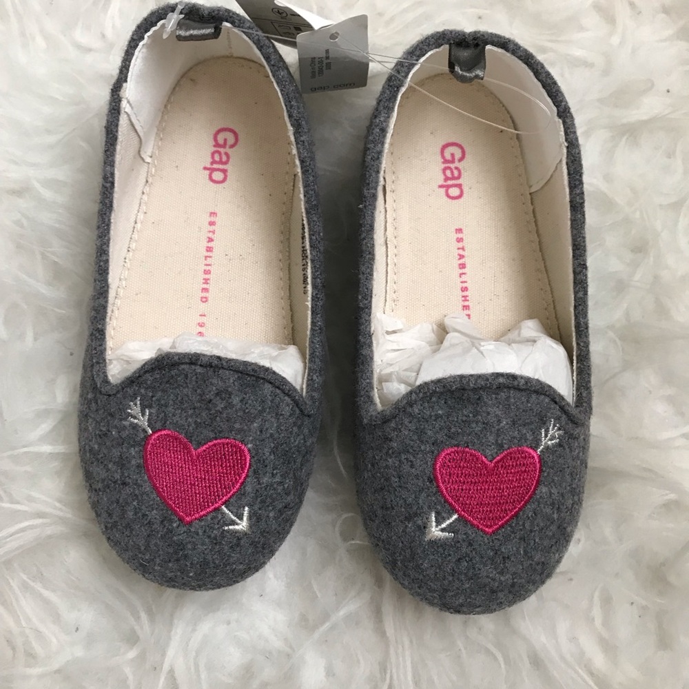 Baby Gap gray heart flats